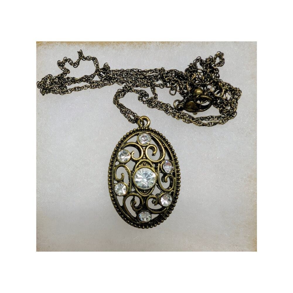 Vintage‎ Style Filigree Oval Pendant Necklace Rhinestone Accents